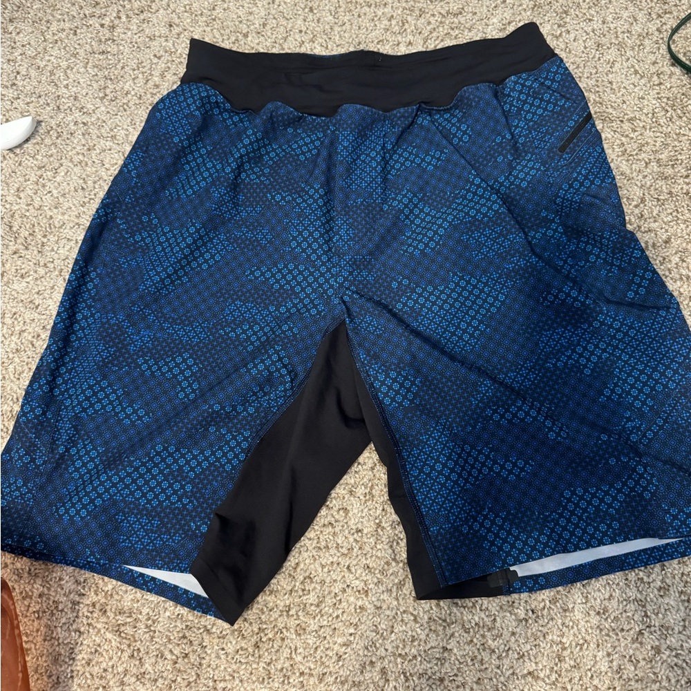 Men’s Lululemon shorts